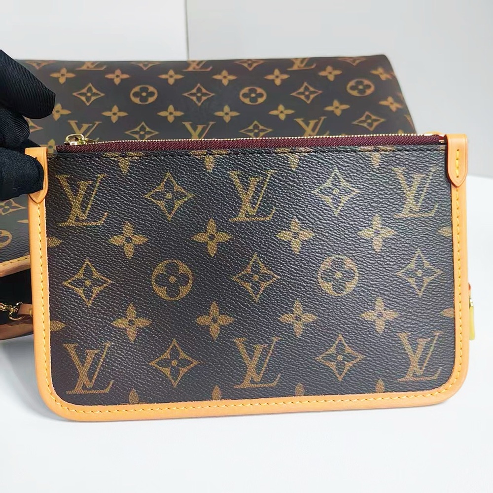 Louis Vuitton Monogram Canvas Carryall PM Bag - Picture 12 of 12